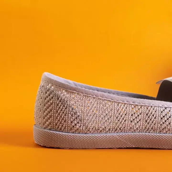 OUTLET Světle šedá dámská prolamovaná slip-on s mašlí Azaria - Obuv