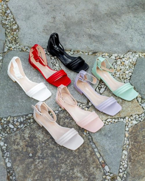 Фіолетові босоніжки Royalfashion Laylin на низьких підборах