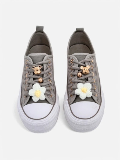 Royalfashion Жіночі перфоровані кросівки з декором Osdo