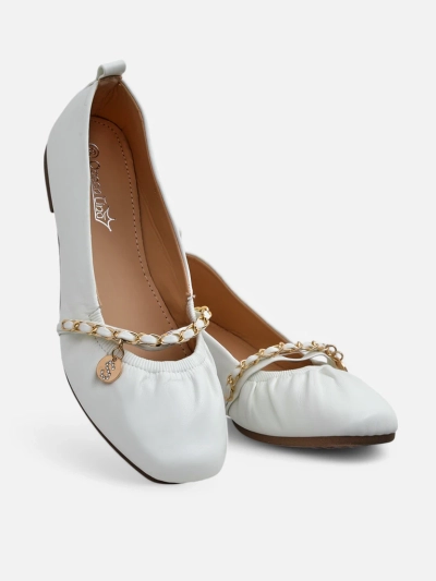 Bílé dámské baleríny Callista s řetízkem – ekologická kůže, klasika Itálie