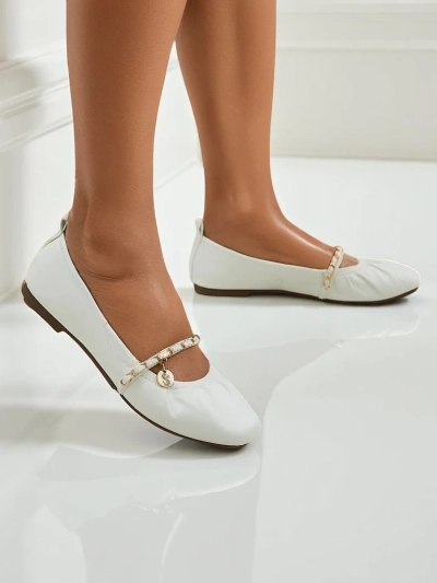 Bílé dámské baleríny Callista s řetízkem – ekologická kůže, klasika Itálie