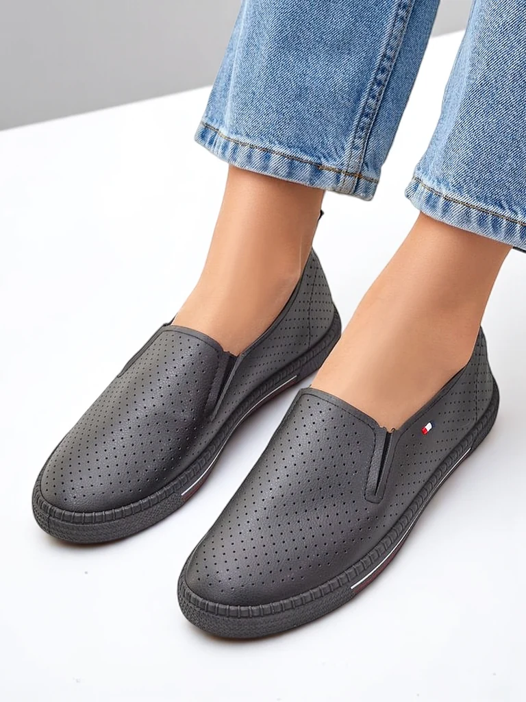 Royalfashion Dámské perforované nazouvací boty Vielles