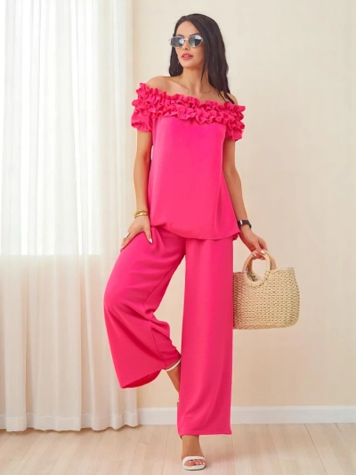 Royalfashion Жіночий комплект з блузою з відкритими плечима з короткими рукавами та декоративним вирізом, а також із розкльошеними штанами