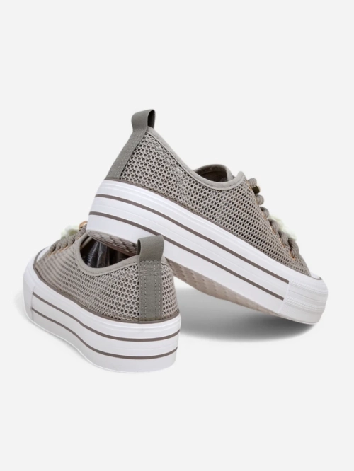 Royalfashion Жіночі перфоровані кросівки з декором Osdo