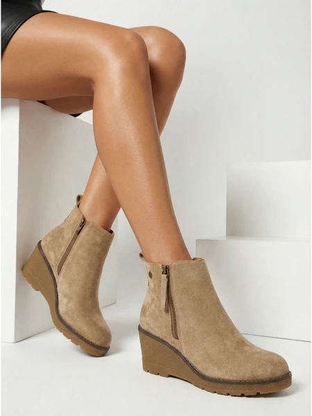 Dámské kotníkové boty na klínku Zarrico