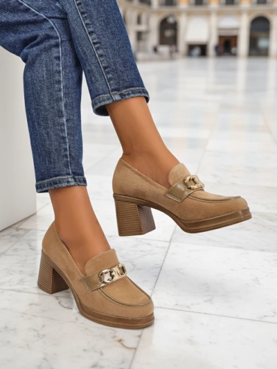 Жіночі Лофери Perseida – світло-коричневі замшеві на підборах елегантні